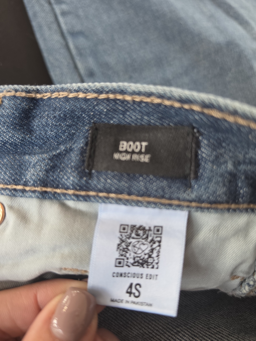 Express Boot Cut High Rise Jeans in Medium Blue Wash Size 4 Short - Picture 4 of 4